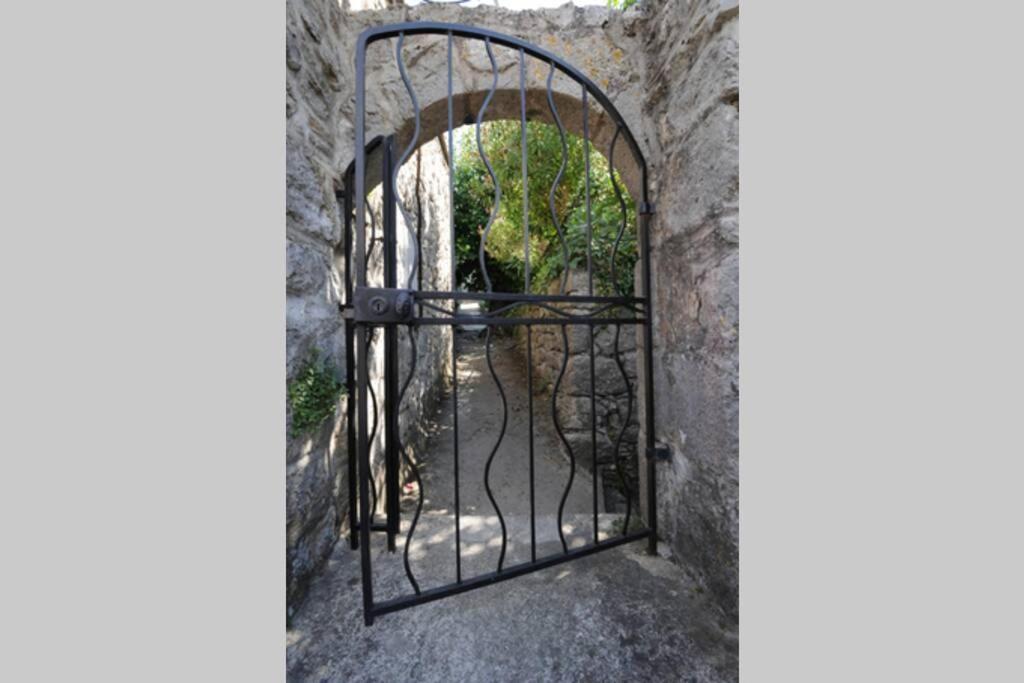 Maison Pierre Et Voute Au Coeur Du Village Balazuc Exteriér fotografie