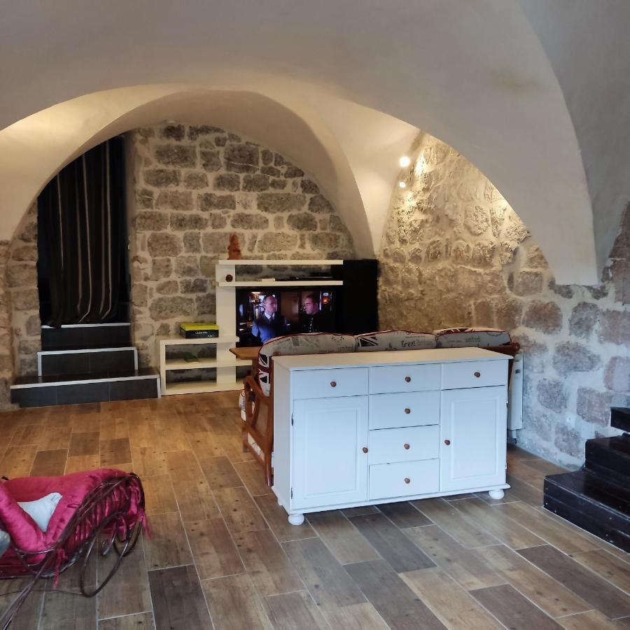 Maison Pierre Et Voute Au Coeur Du Village Balazuc Exteriér fotografie