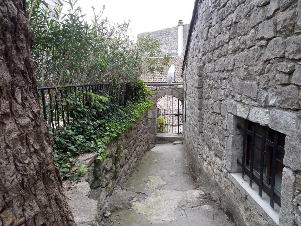 Maison Pierre Et Voute Au Coeur Du Village Balazuc Exteriér fotografie