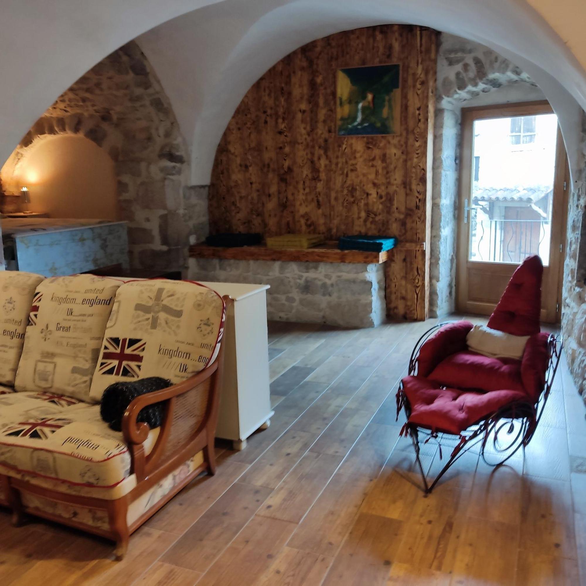 Maison Pierre Et Voute Au Coeur Du Village Balazuc Exteriér fotografie